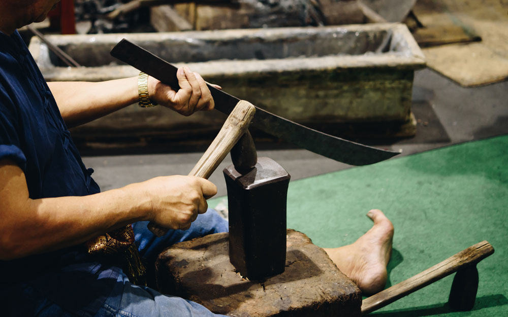 What Is M2 Tool Steel? knife Insight